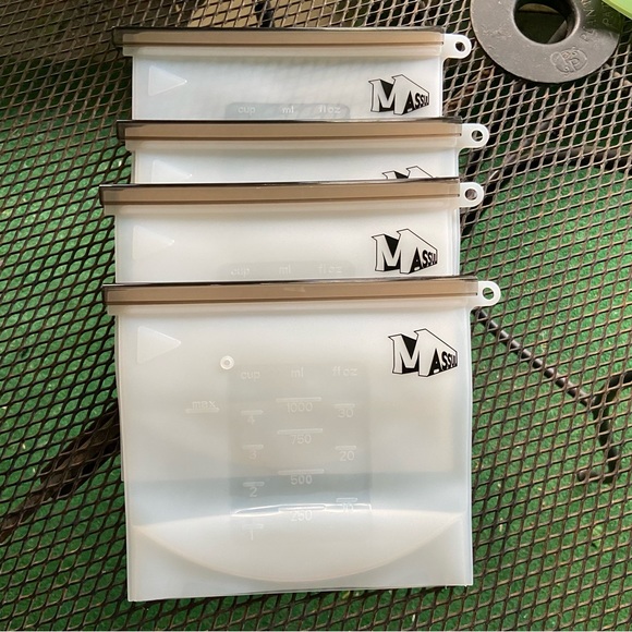 BRAND NEW 8 Resealable Re-usable Multi-size Silicon Storage Bags! - Picture 3 of 16